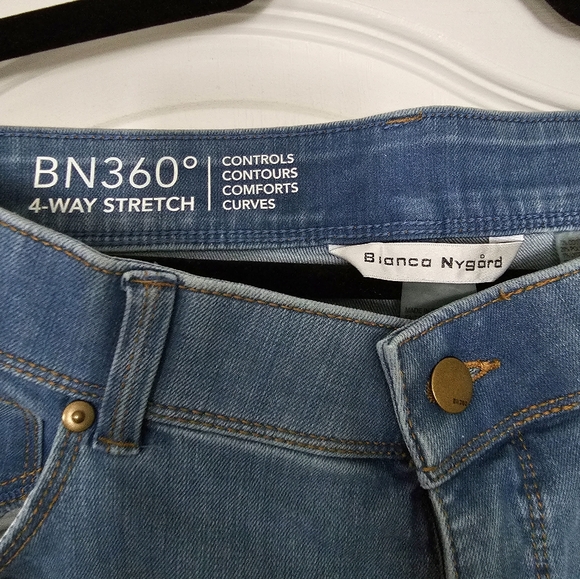 Blue Jeans - Picture 2 of 4